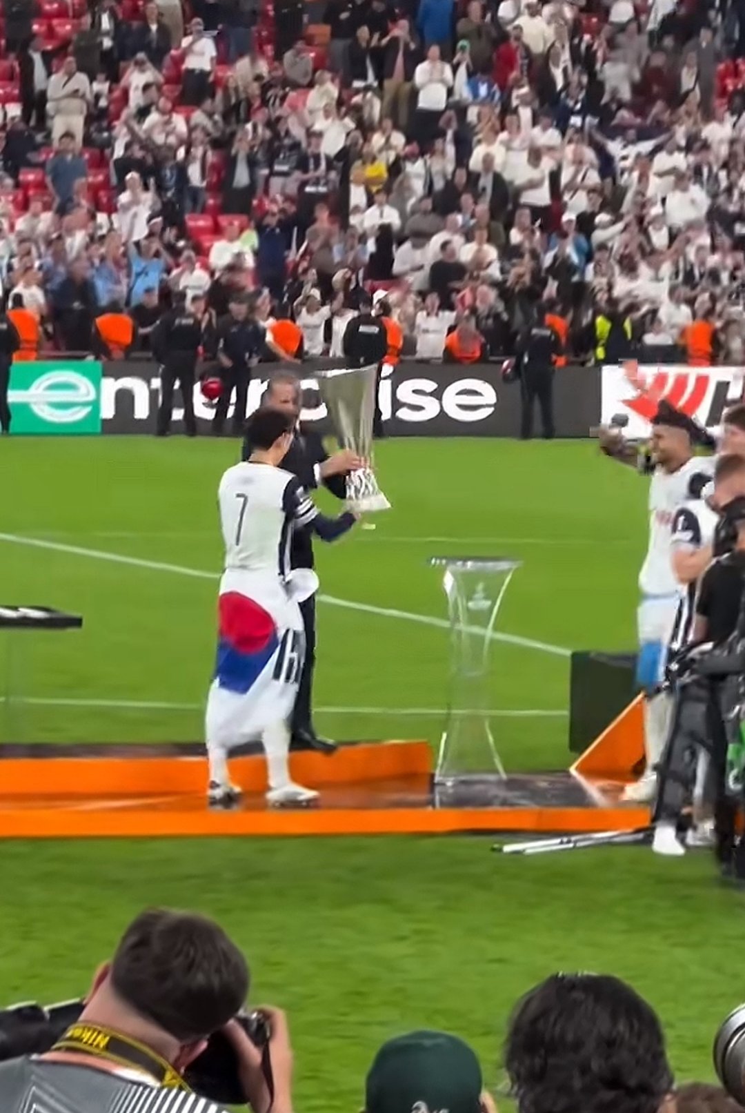 -多特蒙德绝杀皇马,孙兴慜乌龙送礼亚洲杯