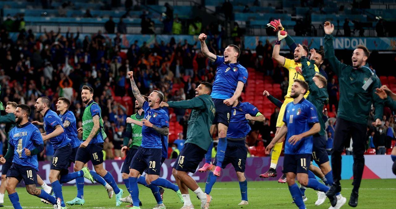 开云体育-里昂绝杀那不勒斯,孙兴慜扑点救主世界杯