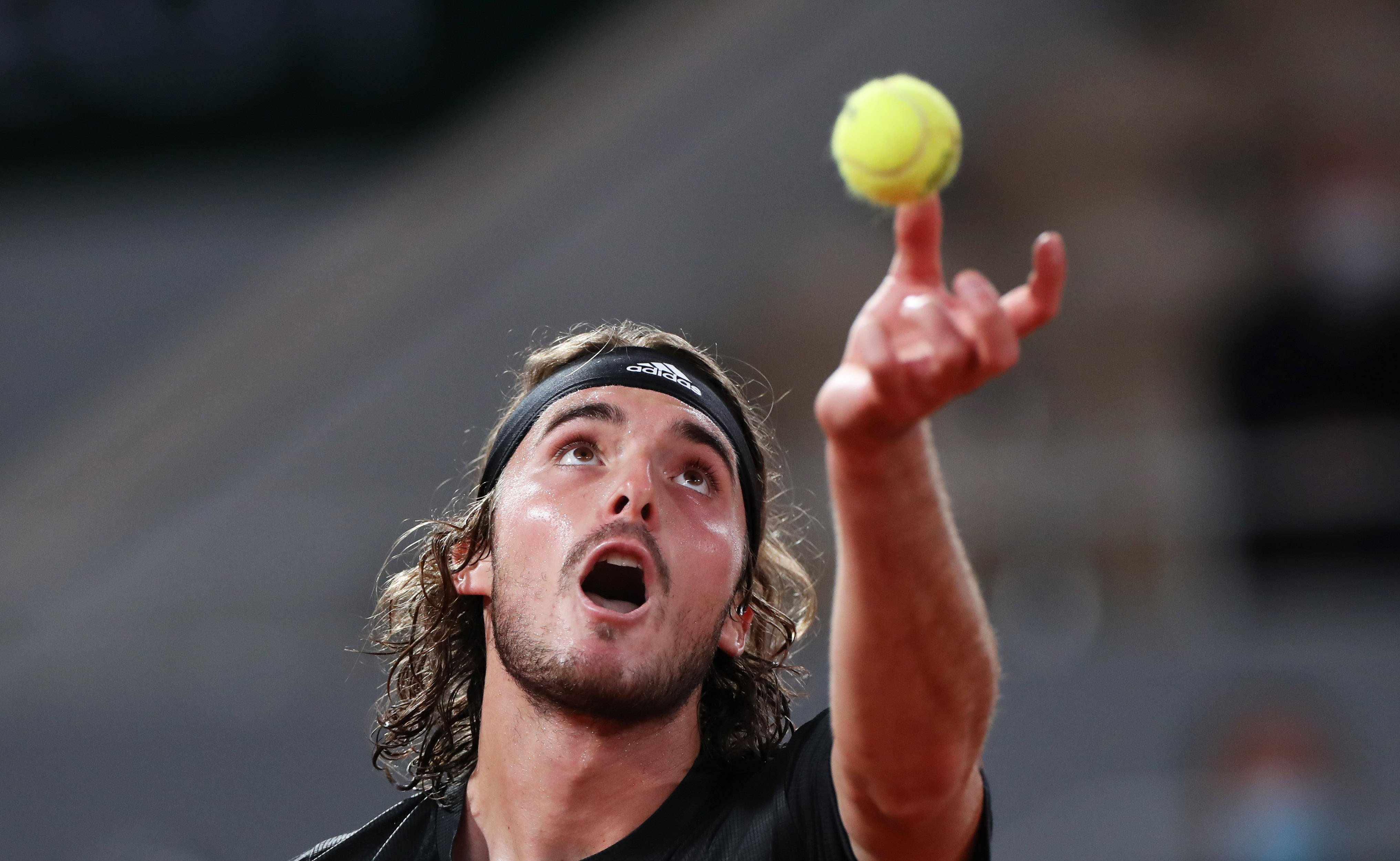 体育APP下载-意大利网球队完胜欧洲网球队,西西帕斯完成帽子戏法