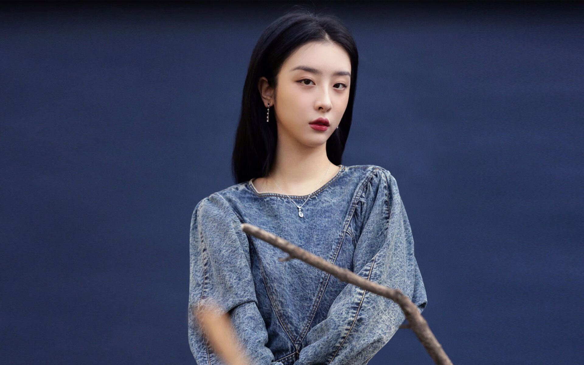 闪电战与领袖力，阿森纳摧枯拉朽切尔西，穆勒式主宰点燃英超争冠悬念